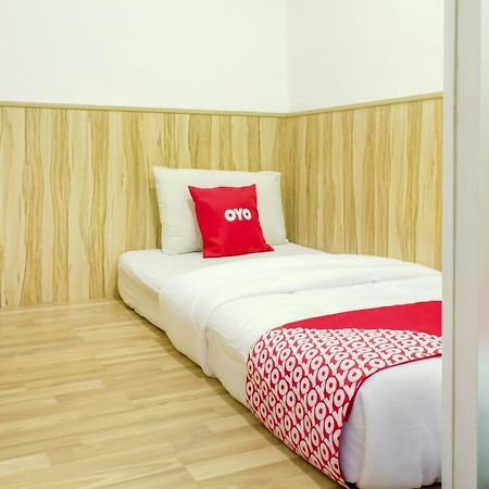 ג'והור בהרו Oyo 90028 Ragula Hotel מראה חיצוני תמונה
