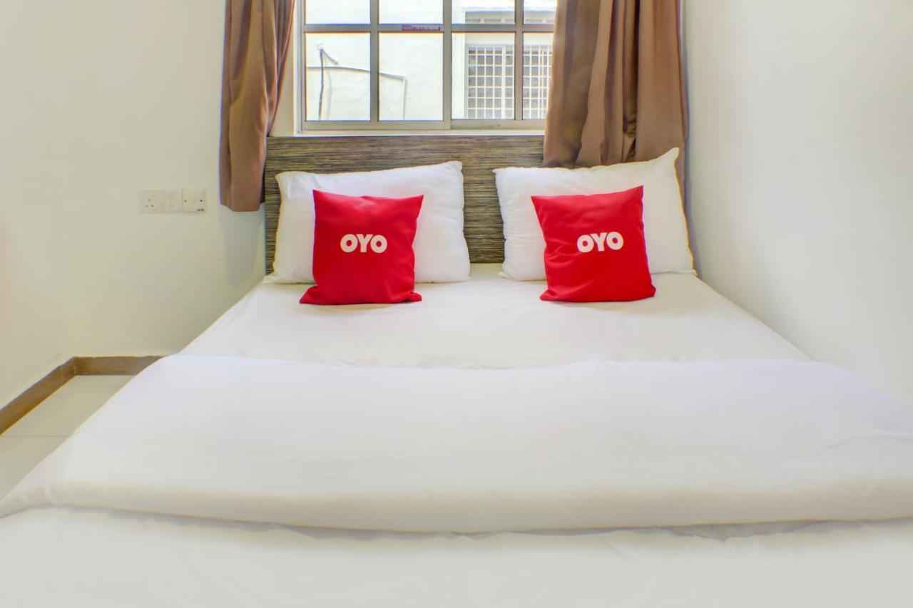 ג'והור בהרו Oyo 90028 Ragula Hotel מראה חיצוני תמונה