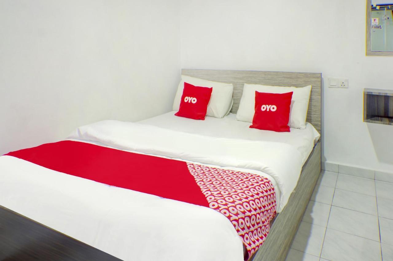 ג'והור בהרו Oyo 90028 Ragula Hotel מראה חיצוני תמונה