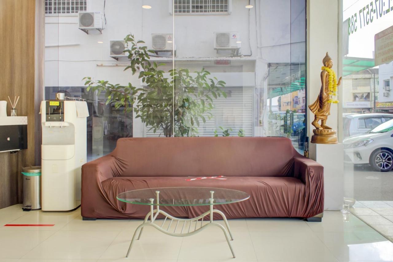 ג'והור בהרו Oyo 90028 Ragula Hotel מראה חיצוני תמונה